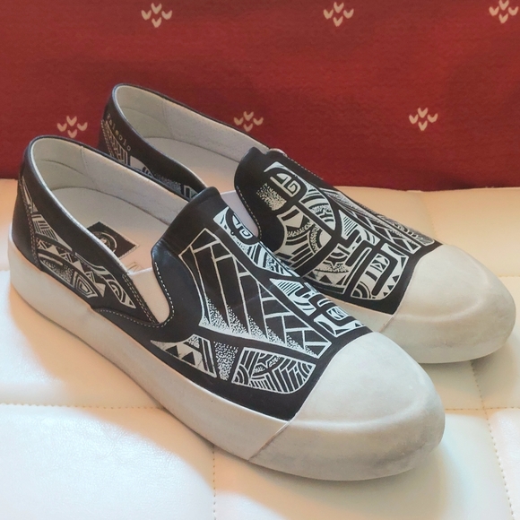 O.X.S. graphic printed slip-on leather sneakers, EU41, NWT unisex - Picture 3 of 12